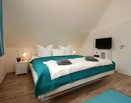 Holiday home Ferienhaeuser Boddenperle Born