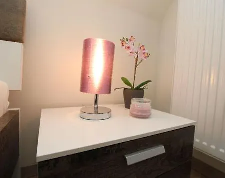 Ferienhaeuser Boddenperle ボルン